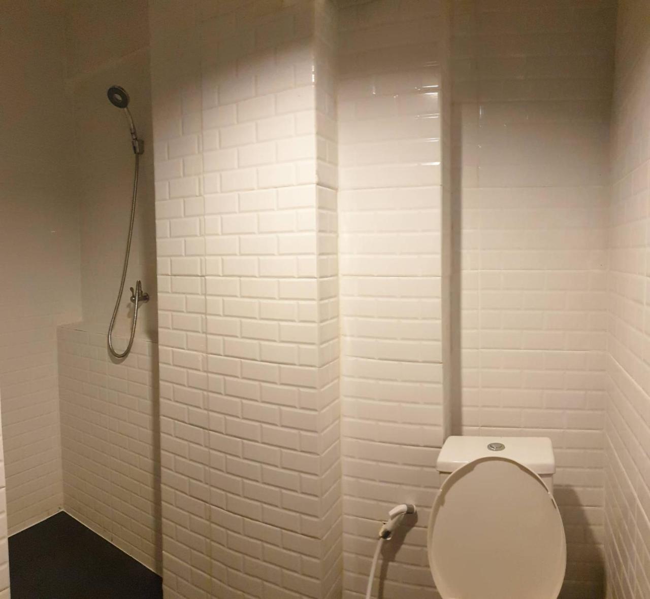 Js Mansion Hotel Банкок Екстериор снимка