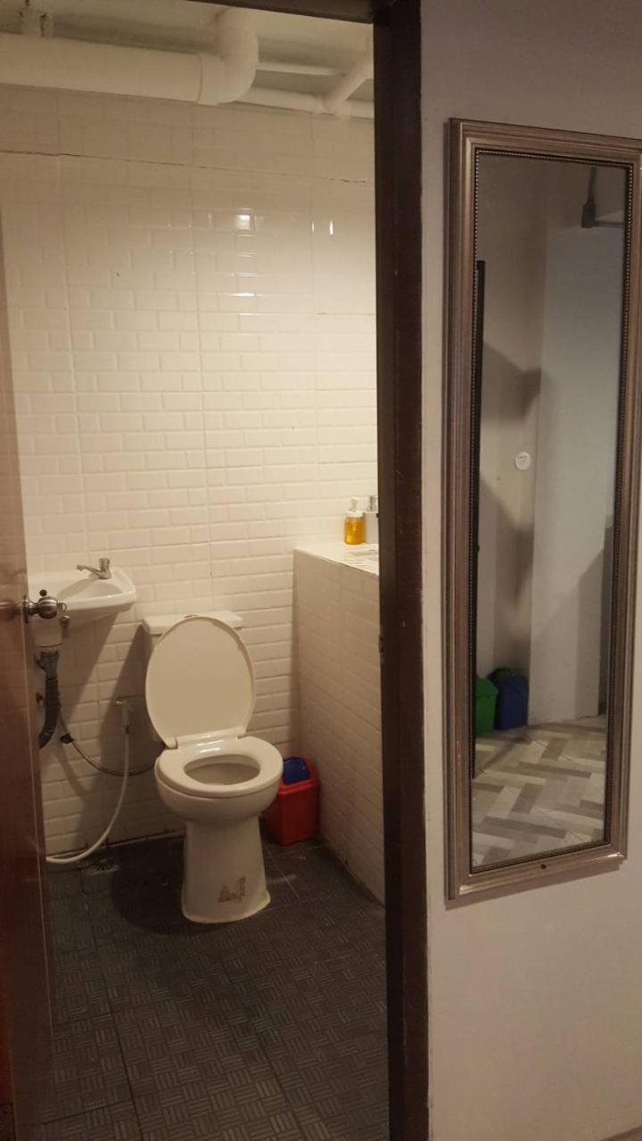 Js Mansion Hotel Банкок Екстериор снимка