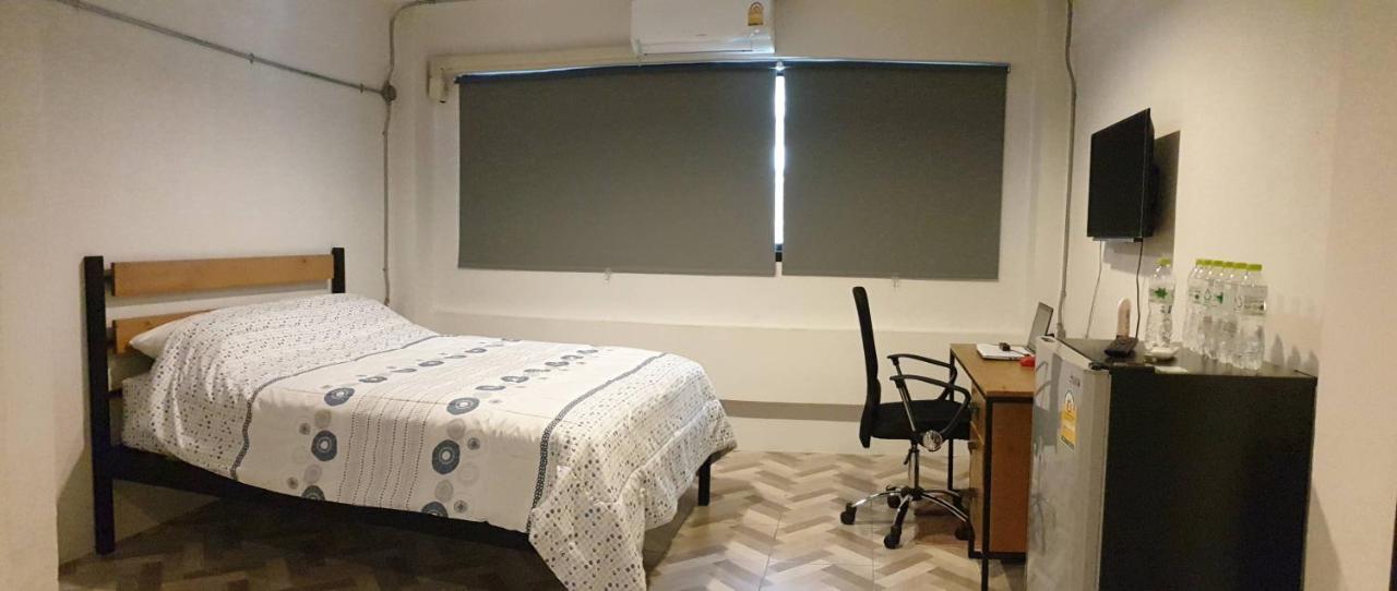 Js Mansion Hotel Банкок Екстериор снимка