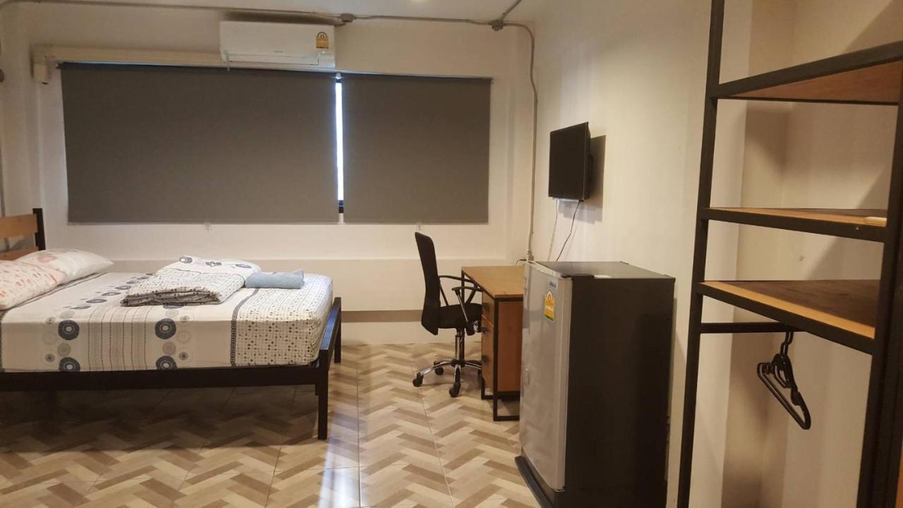 Js Mansion Hotel Банкок Екстериор снимка
